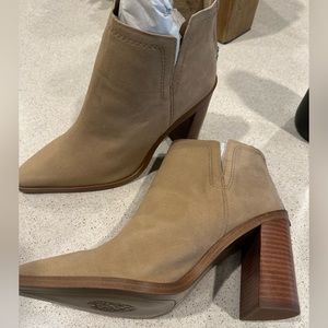 Vince caluyo leather bootie size 7